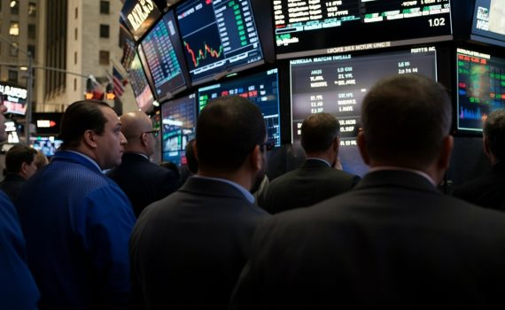 Investors React to Mixed Signals