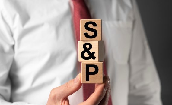 S And P 500 Index letters